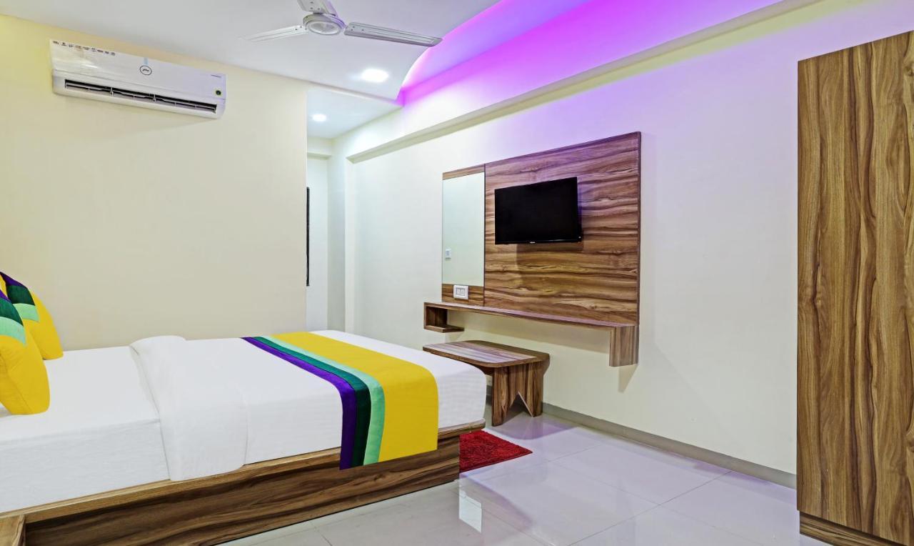 Itsy Hotels Rk Palace Vadodara Exterior photo